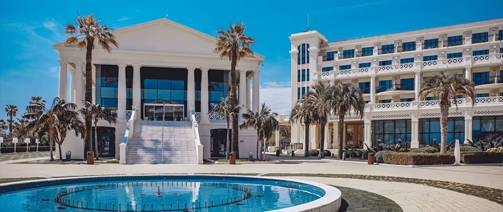 瓦伦西亚的拉斯阿雷纳斯温泉酒店(Hotel Balneario Las Arenas) © Agent Wolf