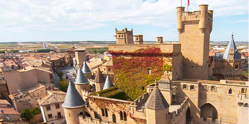 奥利特城堡（纳瓦拉）、佩纳兰达·德·杜罗城堡（卡斯蒂亚和莱昂）以及佩尼斯科拉城堡（瓦伦西亚自治区）