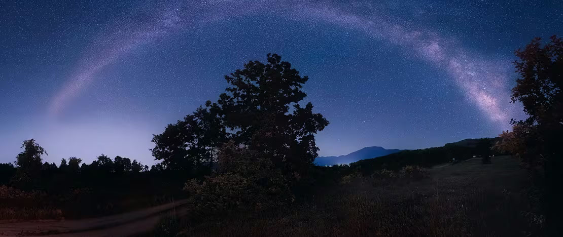 阿维拉省格雷多斯山区银河全景