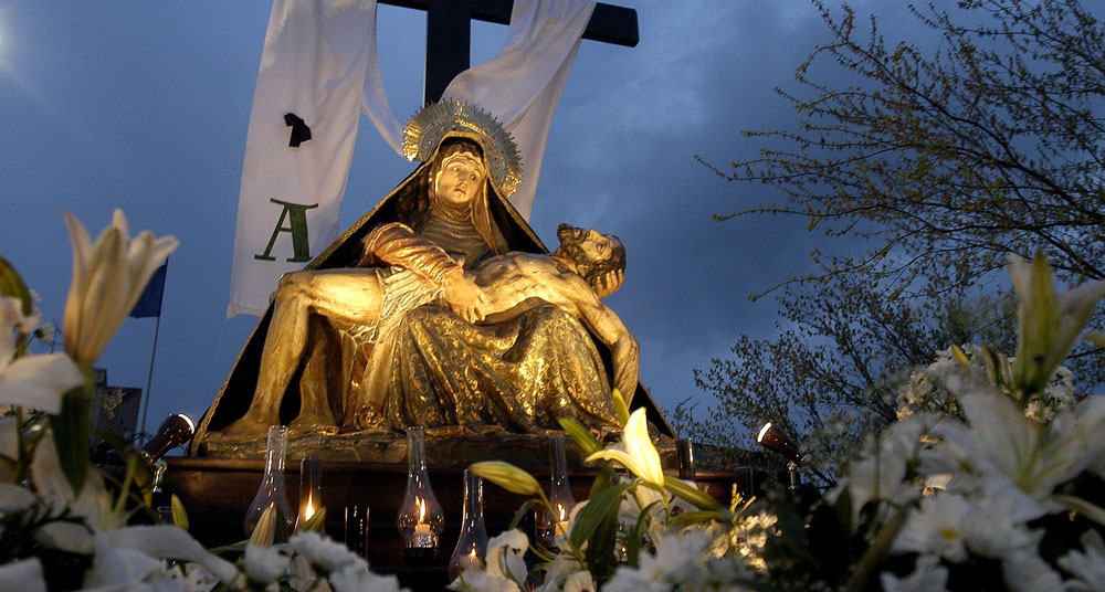 梅迪纳·德·坎波斯的圣周中的“哀伤（Angustias）圣母”雕像。巴拉多利德
