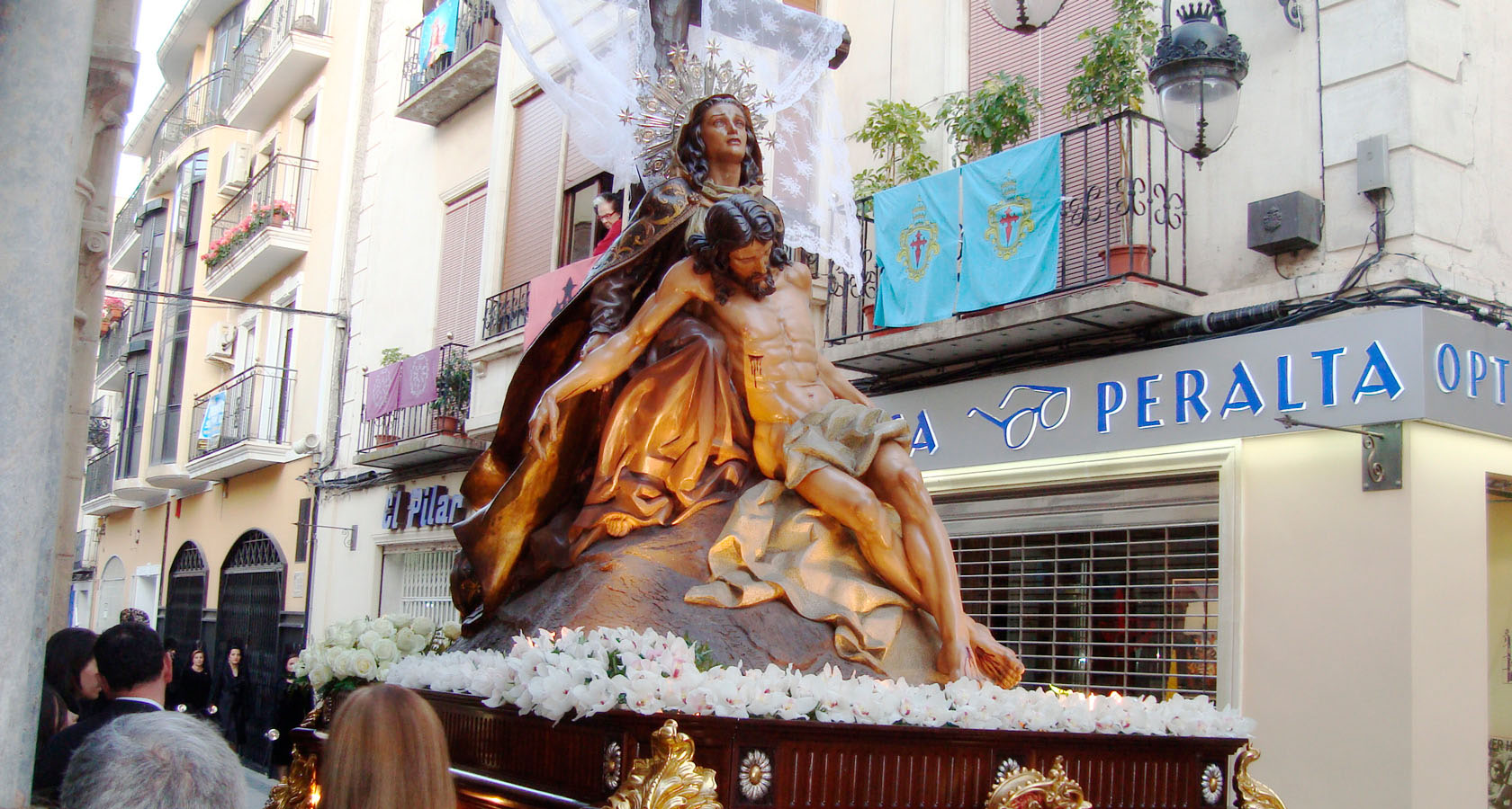 奥利维拉的圣周中的“悲痛（Dolores）圣母”雕像 © Jorge Alix